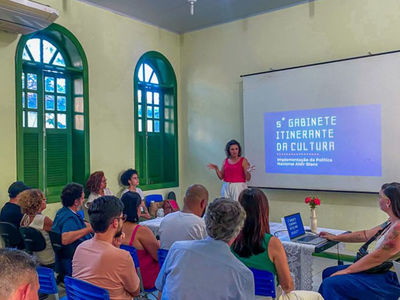 Gabinete itinerante debate polticas pblicas para setor cultural em Cachoeiro