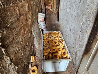 Cachoeiro: Produtos so apreendidos em padaria e proprietrio detido