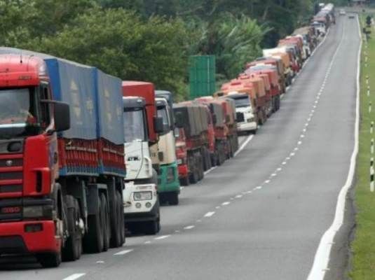 caminhoneiro Resultado de imagem para caminhoes greve