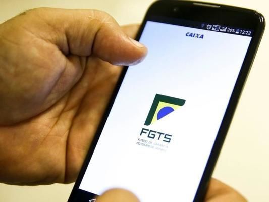 Quase 10 milhões de brasileiros devem usar FGTS para pagar 